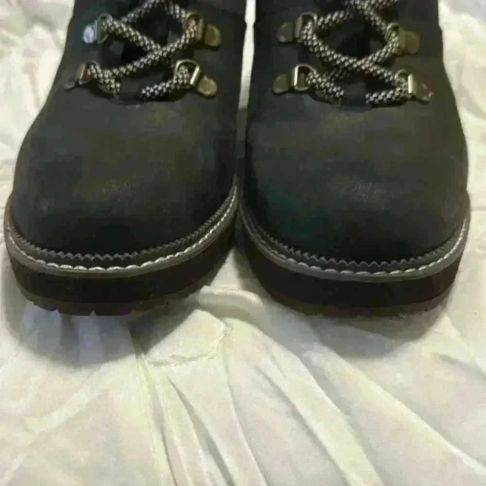 Tom’s Women’s Water Resistant Melrose Wedge in Black Oiled Nubuck Size 10